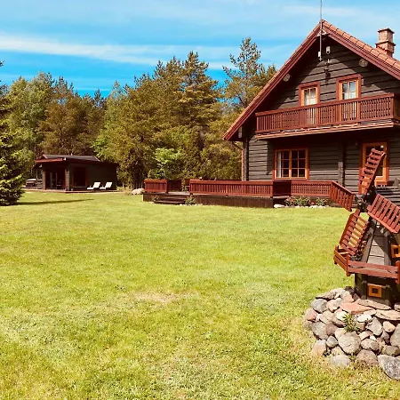 Beautiful Log House By The Sea Joiste