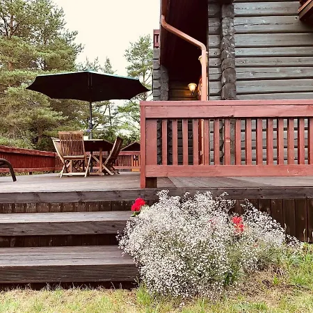 Beautiful Log House By The Sea Apartmán
