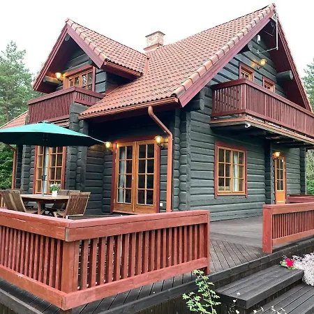 Beautiful Log House By The Sea * Joiste