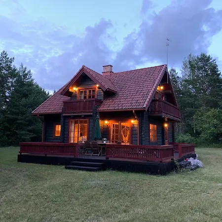 Beautiful Log House By The Sea Apartmán