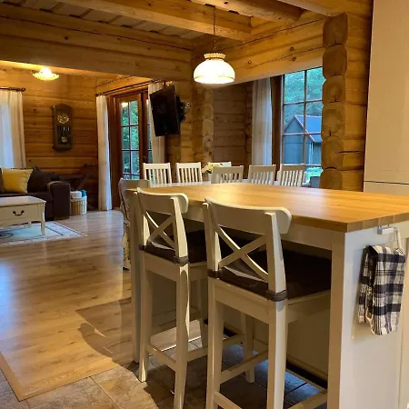 Beautiful Log House By The Sea Joiste